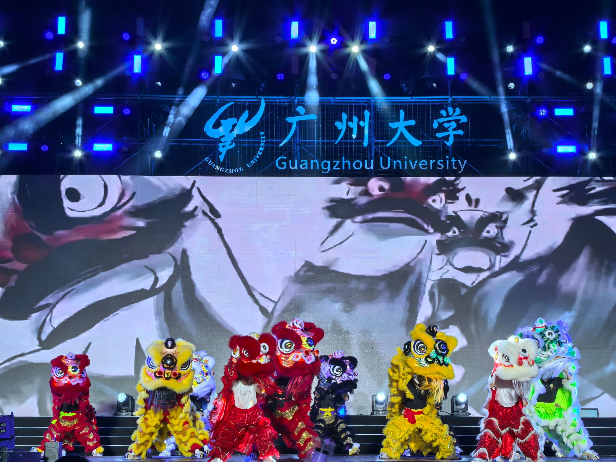 杨韵灵摄