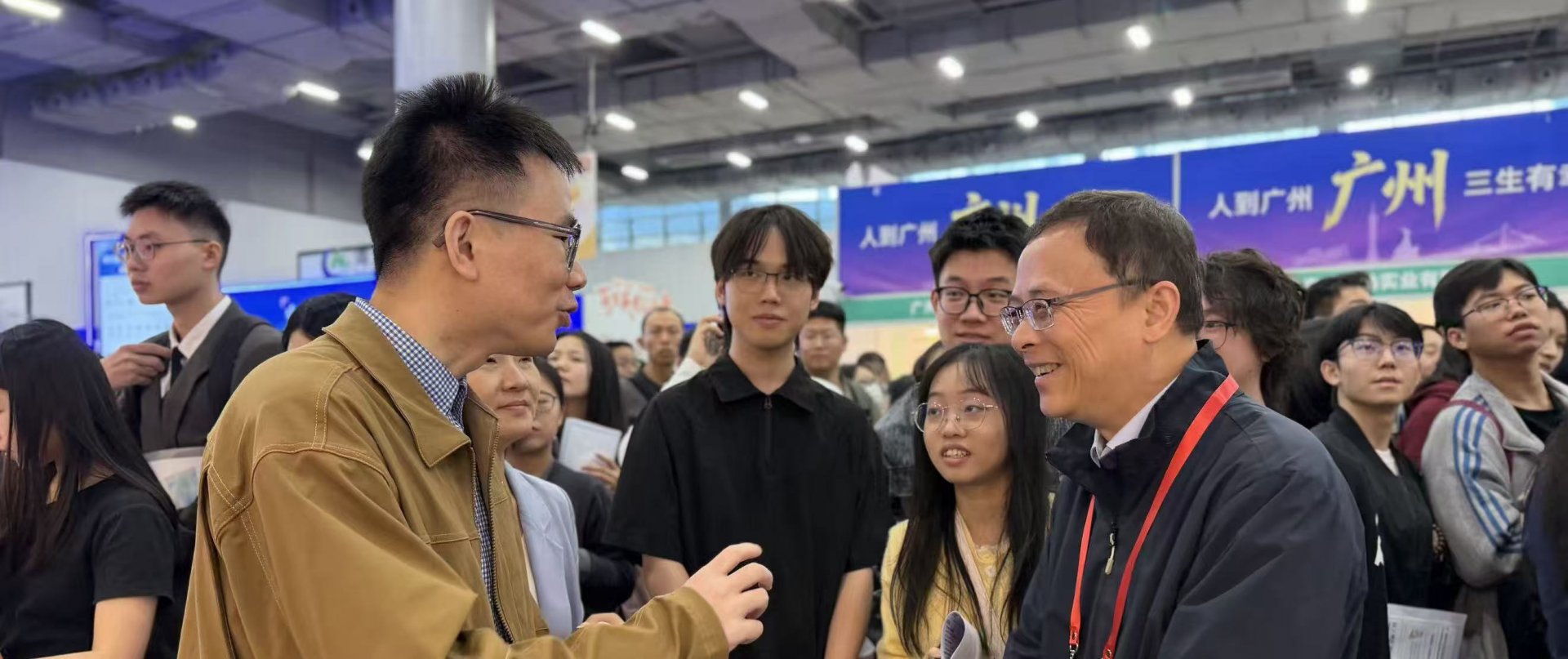黄埔两校区同步举行 | 欧洲杯买球入